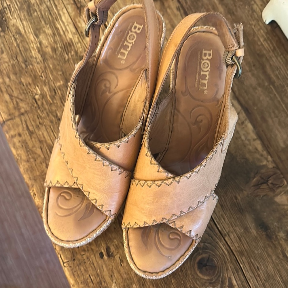 Born Tan Leather Women's Sandals
